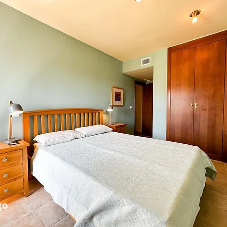 Bri02 Bright 2 Bedroom *